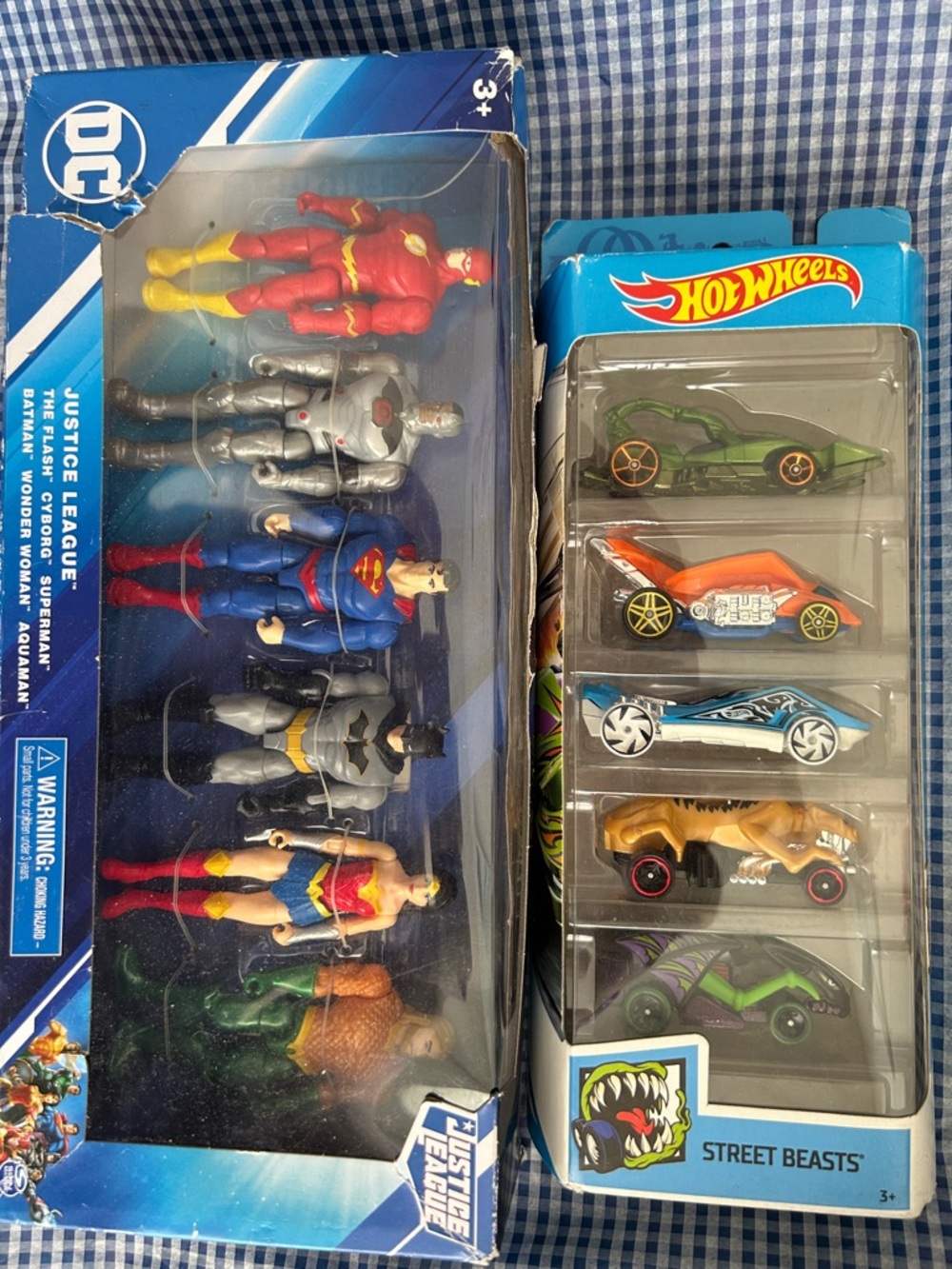 DC Comics Justice League Action Figure 6-Pack with Multicolor Heroes & Hotwheels